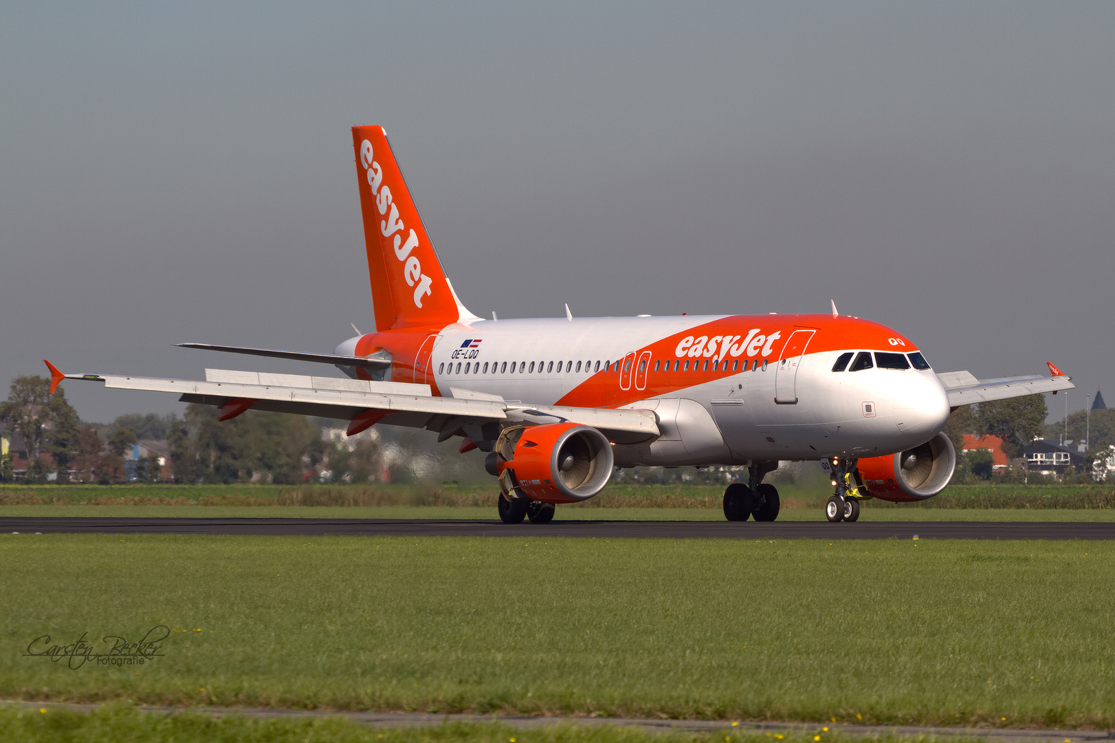 EasyJet A319 OE-LQO