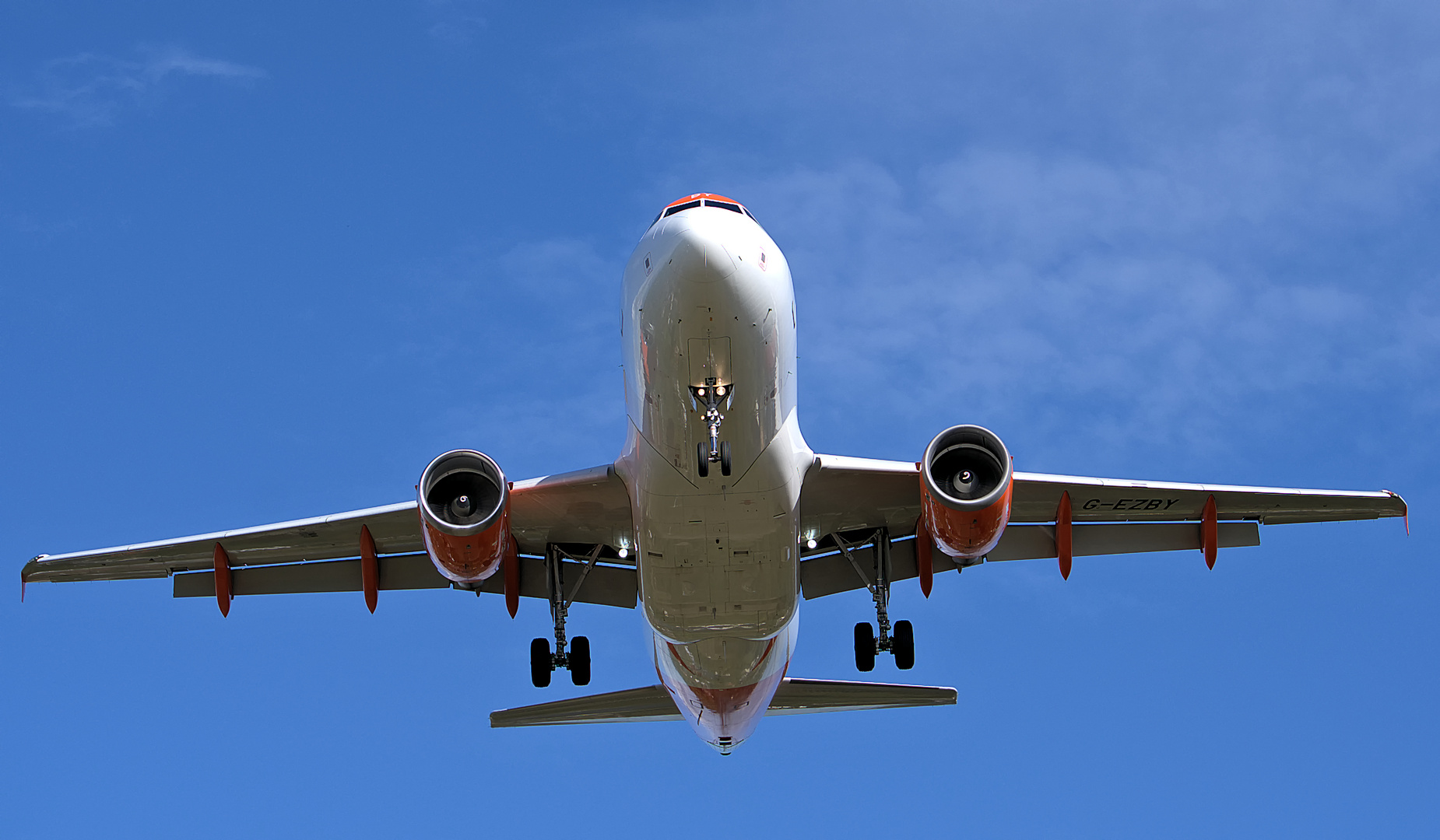 easyJet Airbus A319-111 