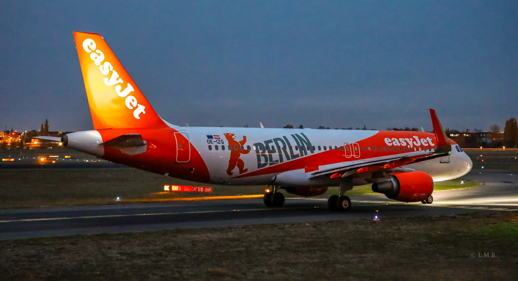 easyJet Berlin bei Nacht # 2