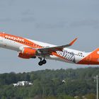 easyJet Europe Airbus A320 OE-IVA 