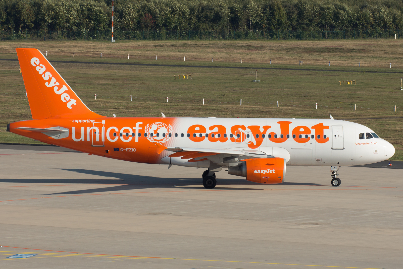 EasyJet G-EZIO in Unicef Sonderlackierung