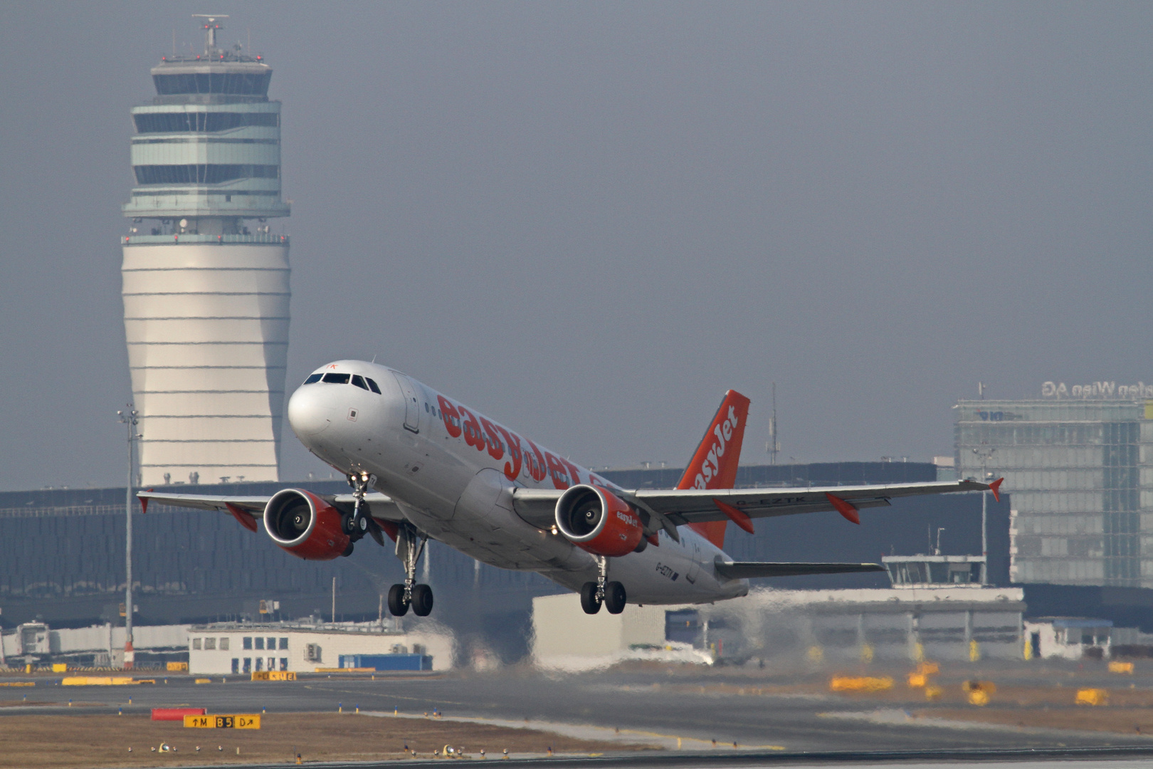 easyJet G-EZTK