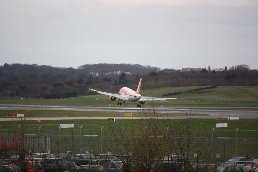 EasyJet Reg:HB-JZI im Endanflug auf HAM...