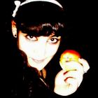 Eat me or the apple, devil!