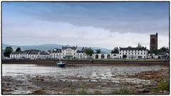 Ebbe am Loch Fyne in Schottland mit Blick auf Inveraray