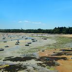 Ebbe im Hafen von Cancale