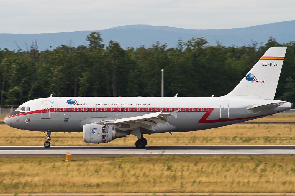 EC-KKS Iberia Airbus A319-100 Retro c/s