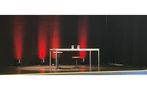 Die minimale Bühnenausstattumg von Ruedi Senn