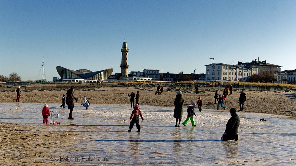 ECHT FOTO VON DER BEGINNENDEN VEREISUNG DER HINTEREN OSTSEE