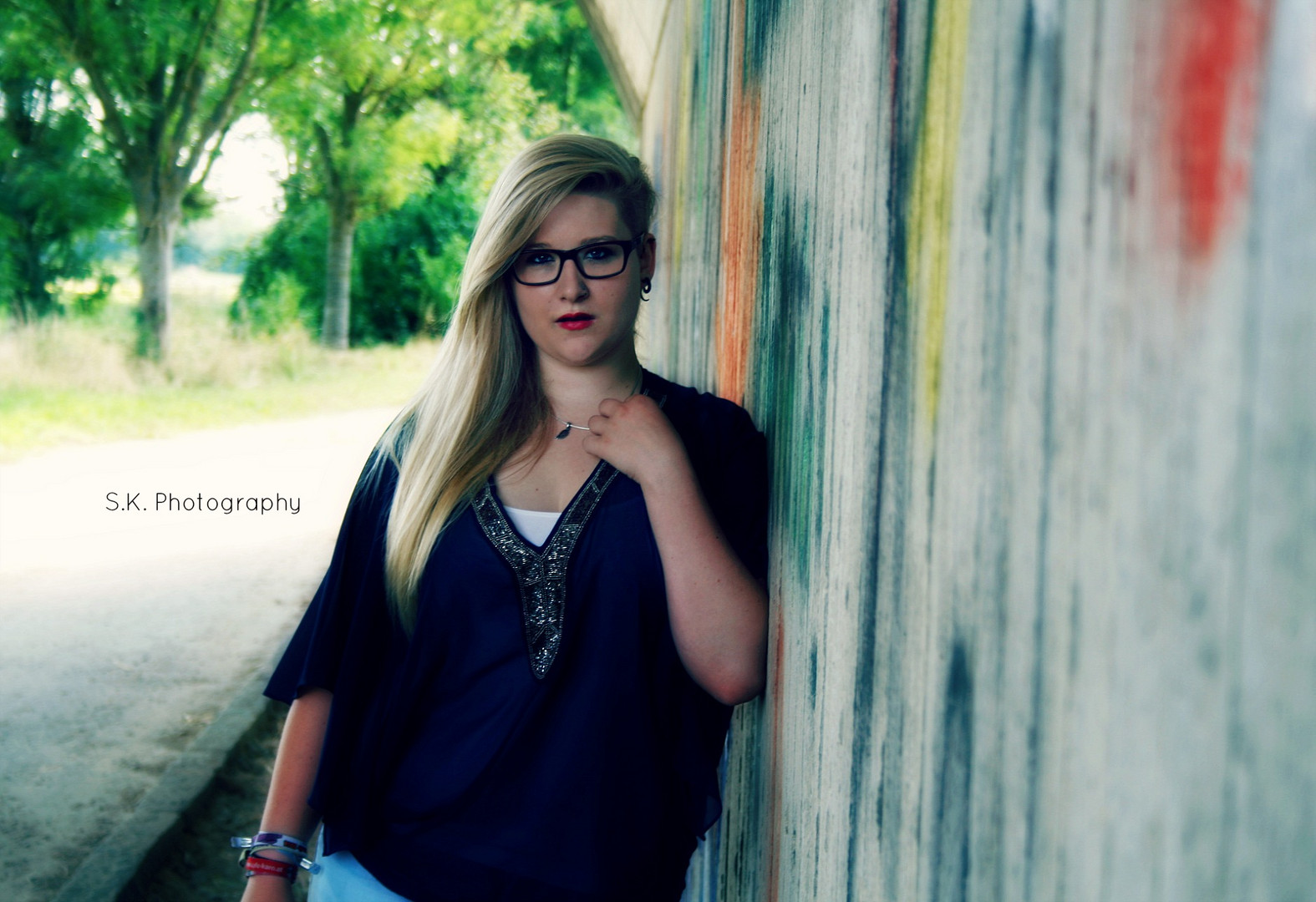 Echte Manner Stehen Auf Kurven Nur Hunde Spielen Mit Knochen Foto Bild Portrait Portrait Frauen Outdoor Bilder Auf Fotocommunity