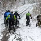 Echte Männer unterwegs in Matsch und Schnee