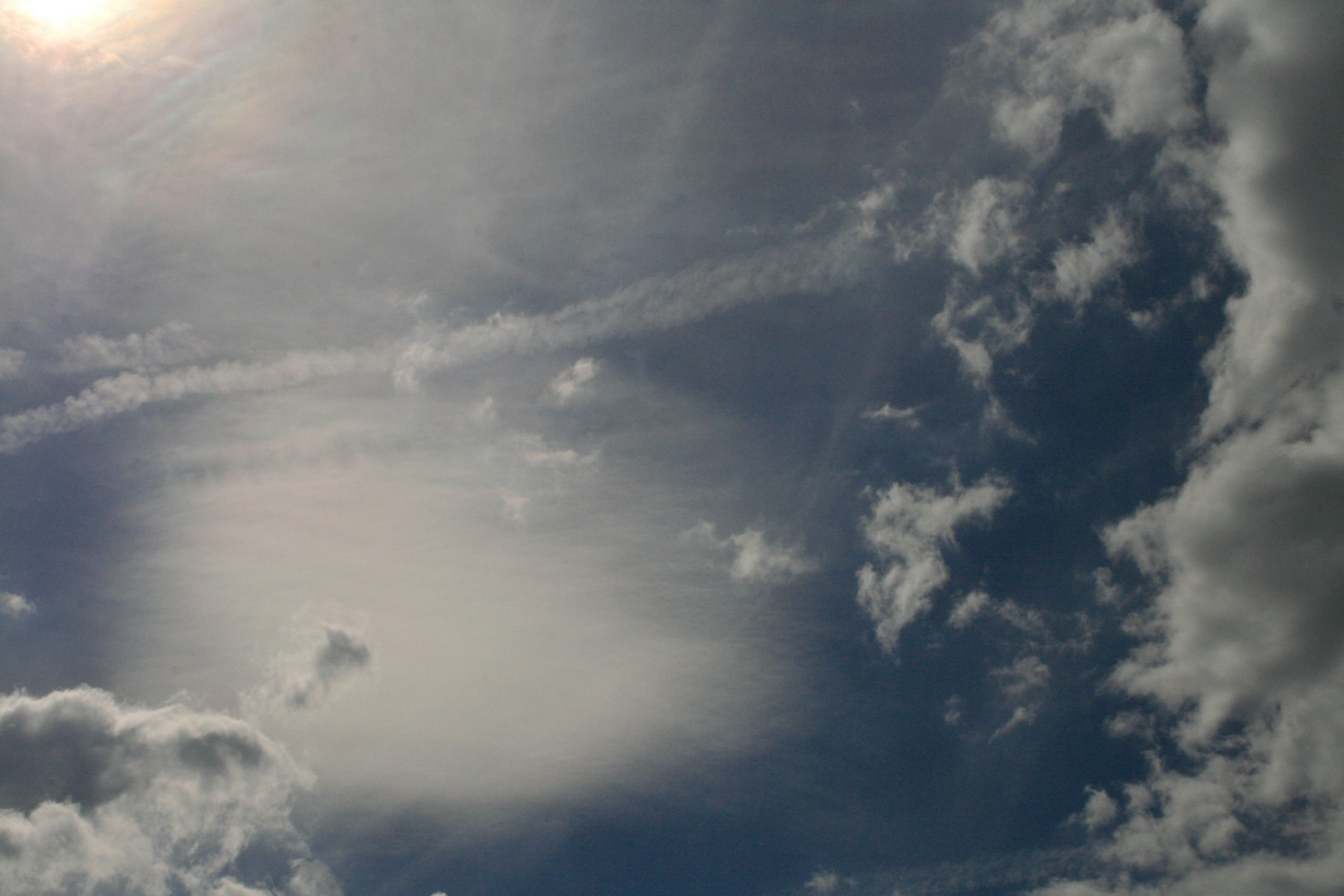 Echte oder Chemtrails - Wolken?