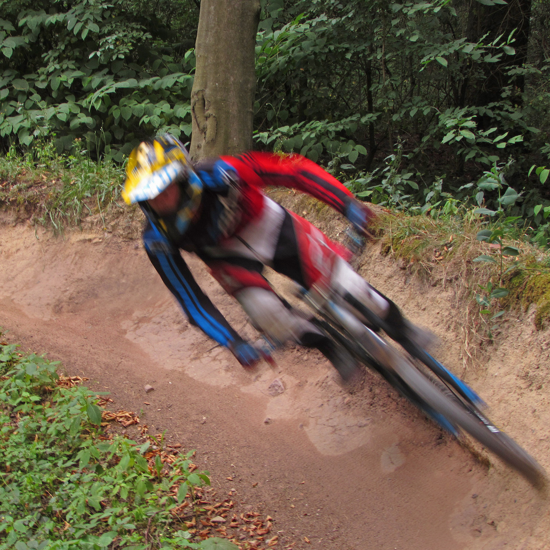 Echte Typen: Mountain-Biker im Bike Park bei Beerfelden (Odenwald)