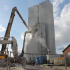 Eckernförde - Ein Silo wird abgerissen