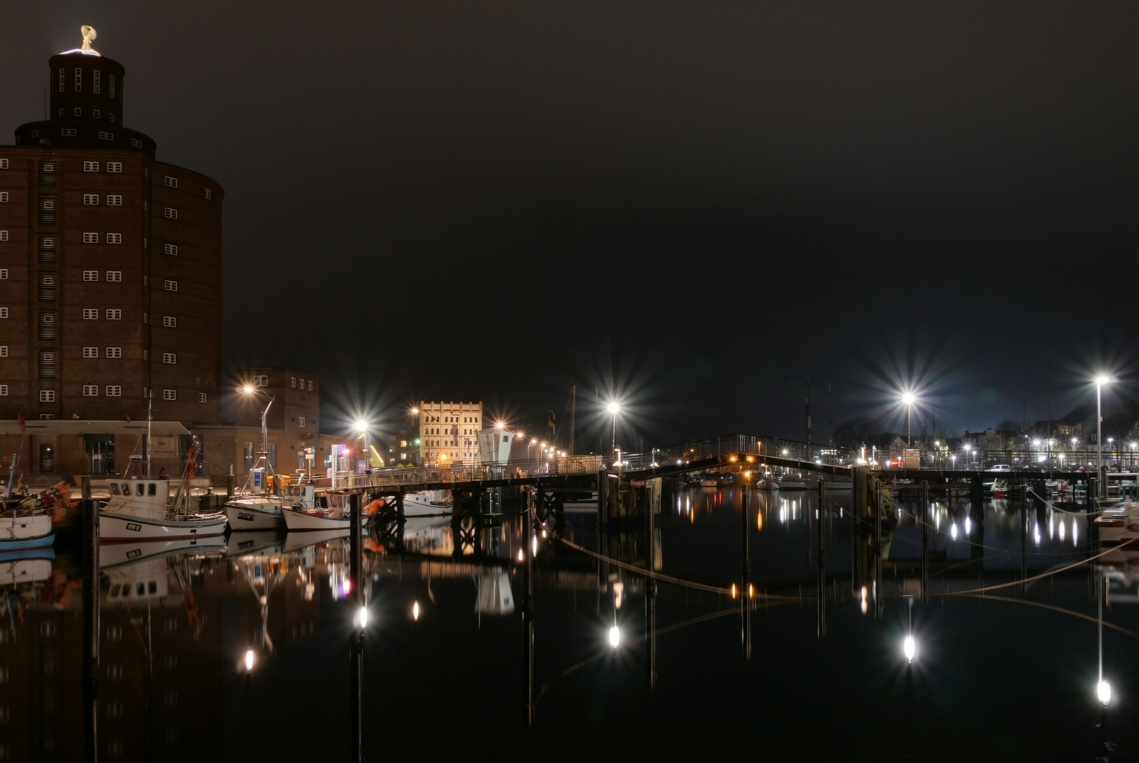 Eckernförder Binnenhafen bei Nacht