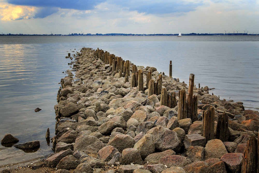 Eckwarderhörne mit Blick auf Wilhelmshaven