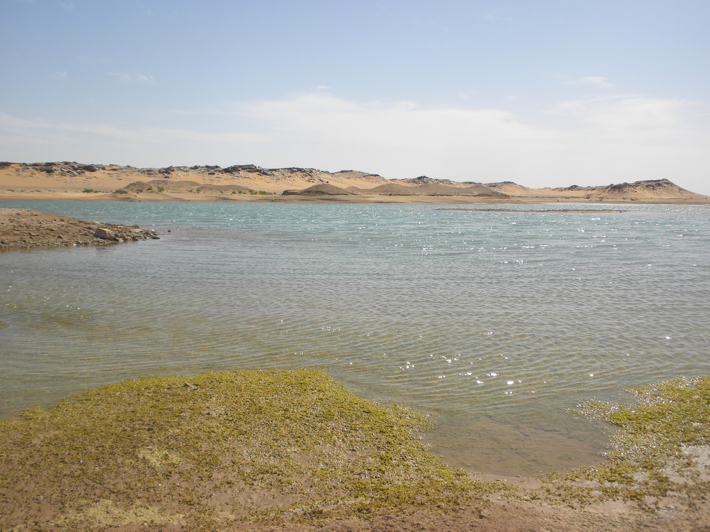 Eclats de lumière entre les dunes ---- l'eau