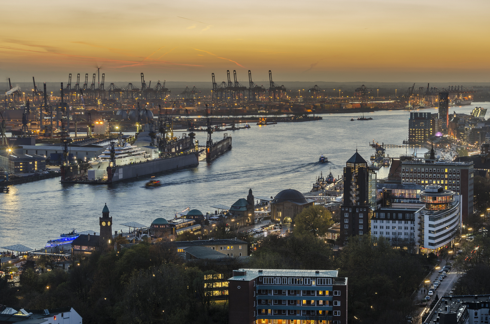 Eclipse im Hamburger Hafen