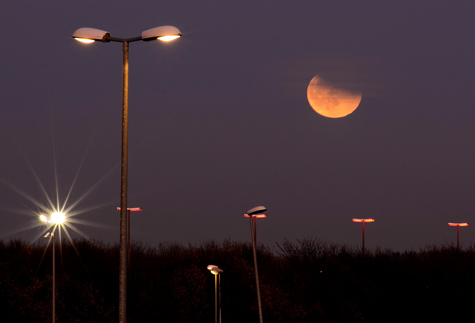 Eclipse Partielle de lune du 10-12-2011