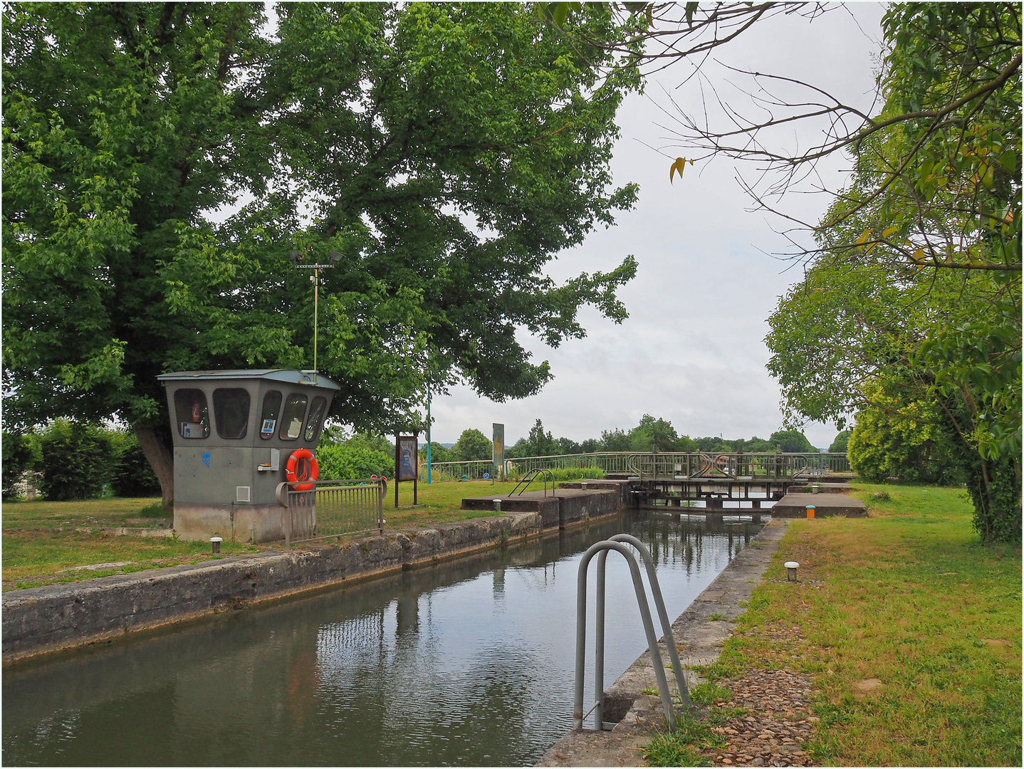 Ecluse au bout du Pont-Canal d’Agen