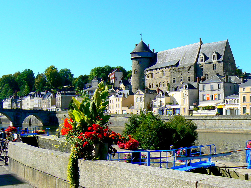 ECLUSE SUR LA MAYENNE