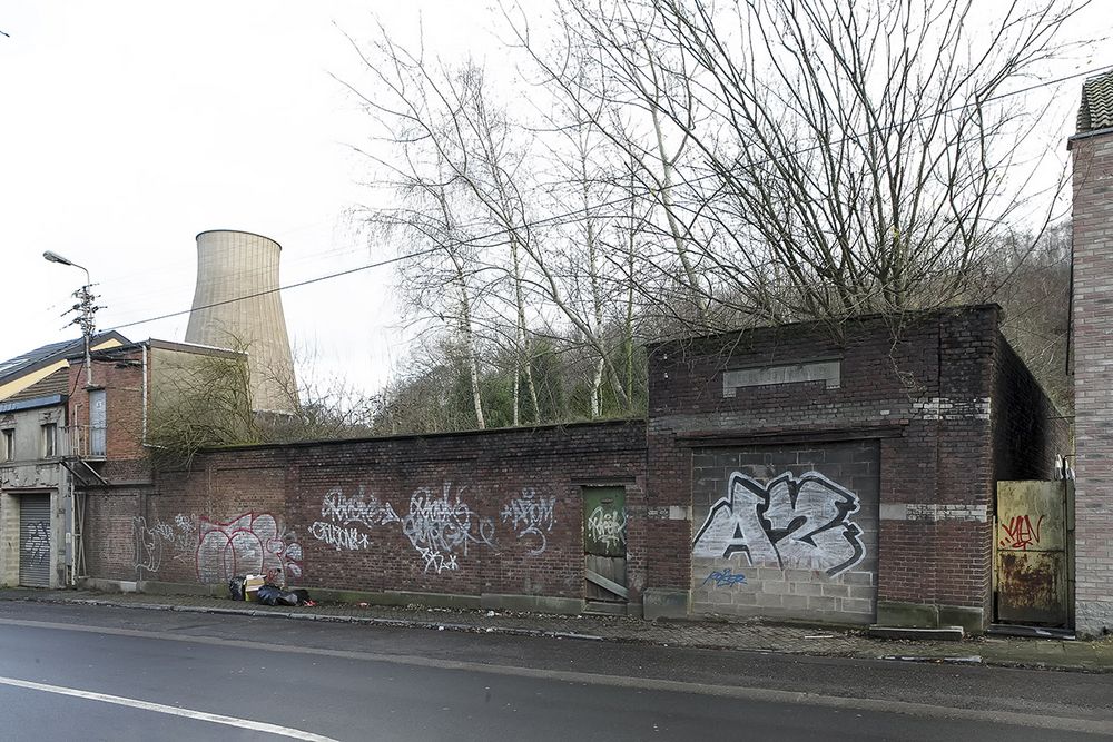 "Ecole Communale" closed; there were many graffiti spraying lessons