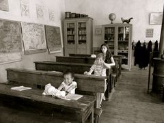 Ecole d'autrefois avec des enfants d'aujourd'hui...