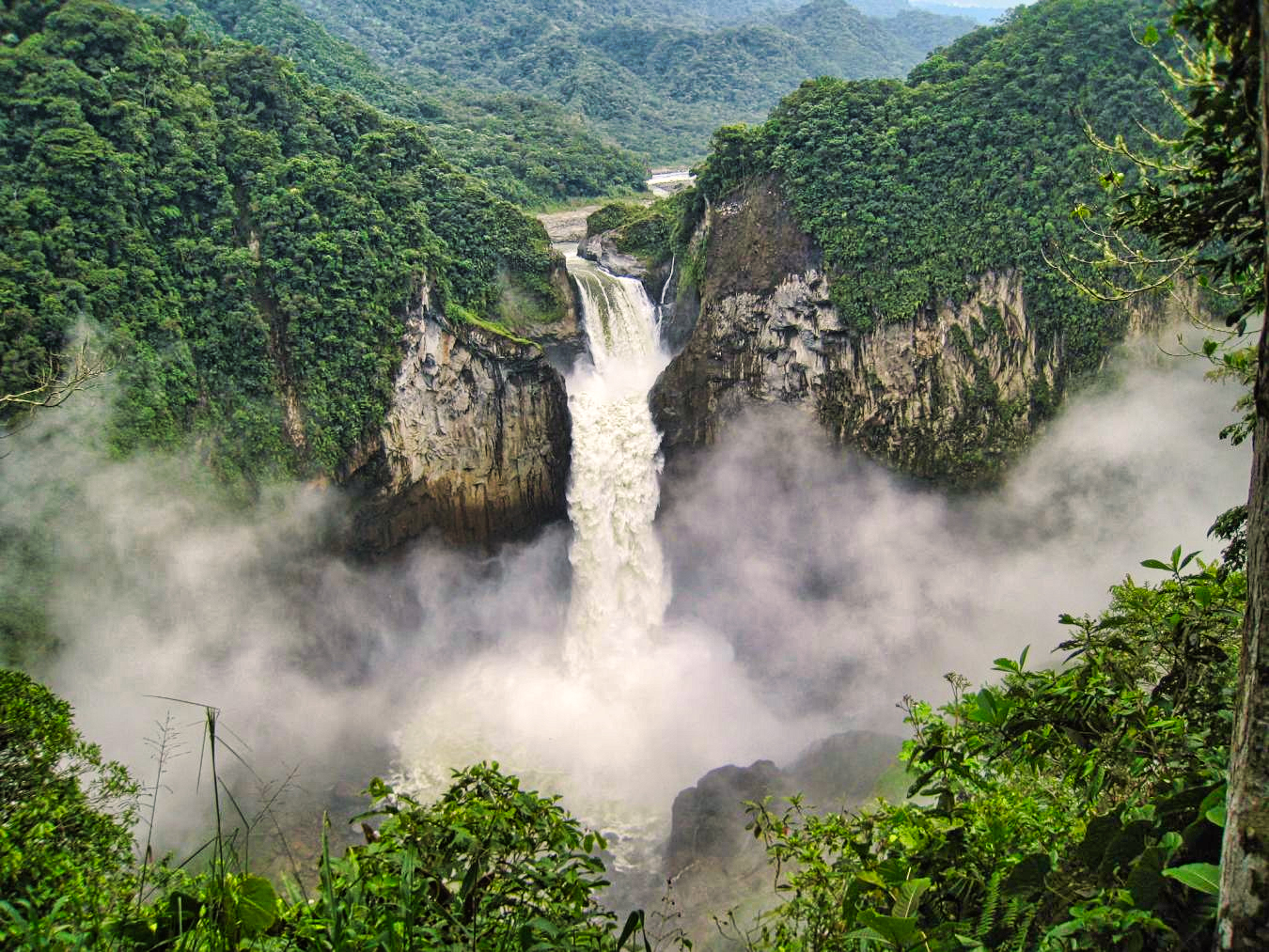 Ecuador-Urwald-Wasserfall
