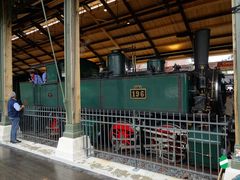 Ed 2x2/2 196 Mallet mit dem Eröffnungszug in der historische Bahnhofhalle in Bauma