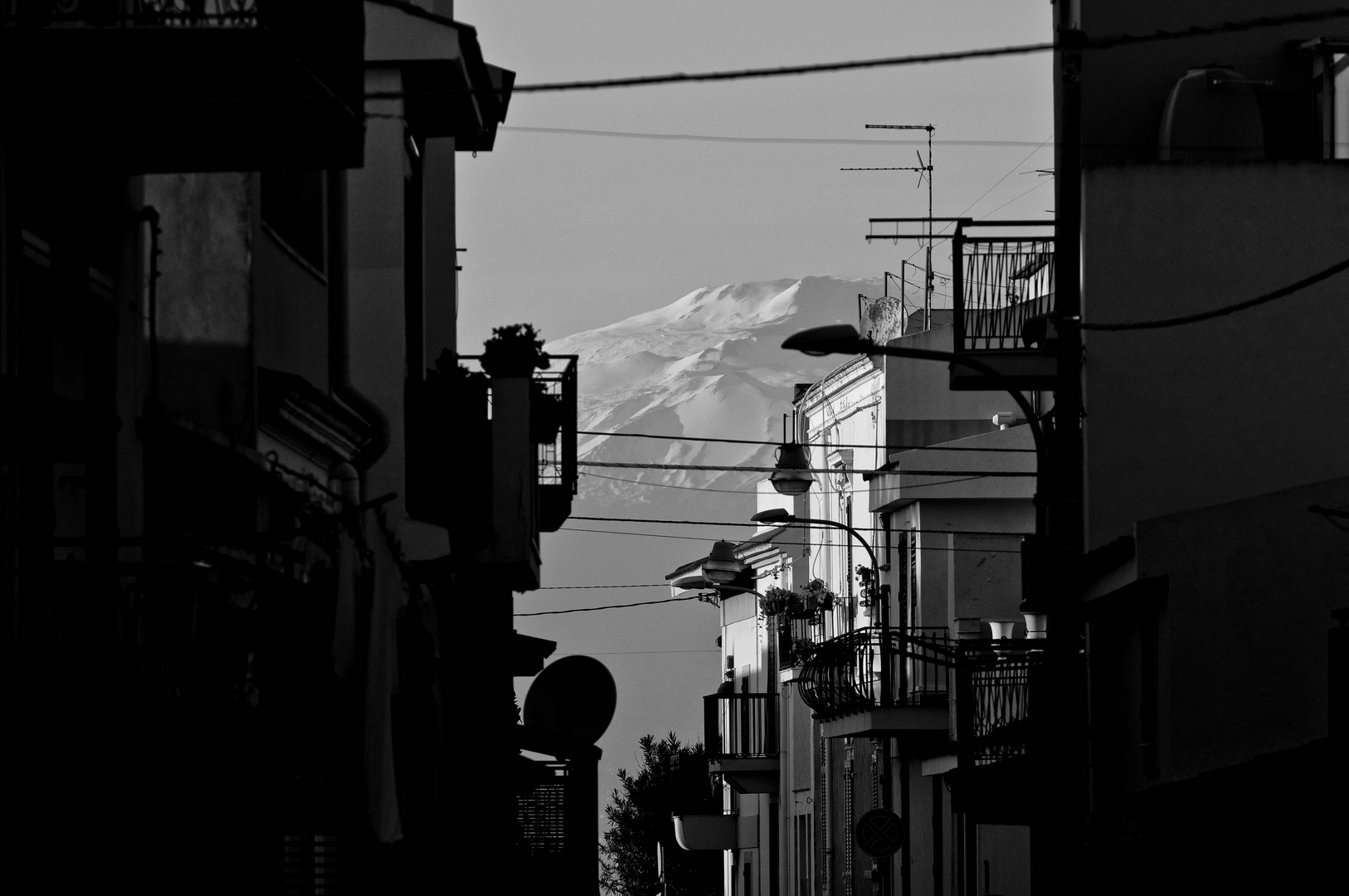 Ed al centro...sua maestà l'Etna!