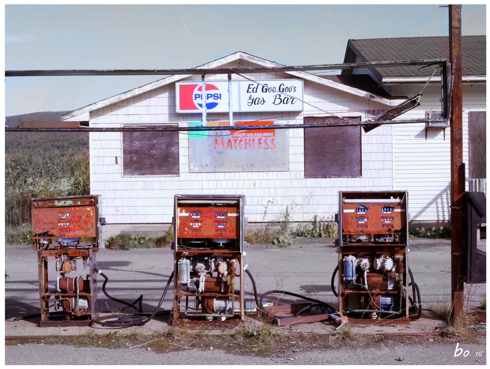 Ed Goo Goo`s GAS Bar