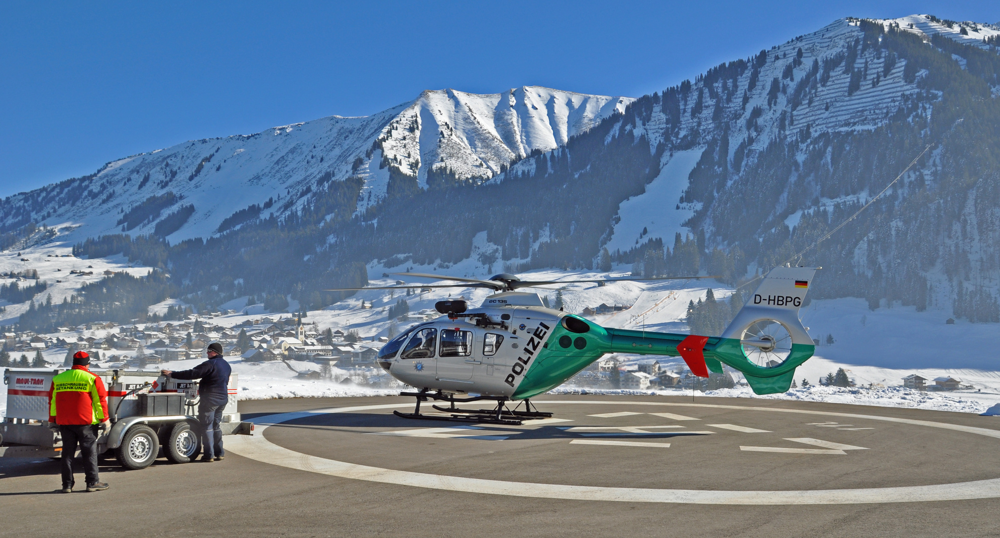 Edelweiß 7 und die HS-Betankungsgruppe Kleinwalsertal