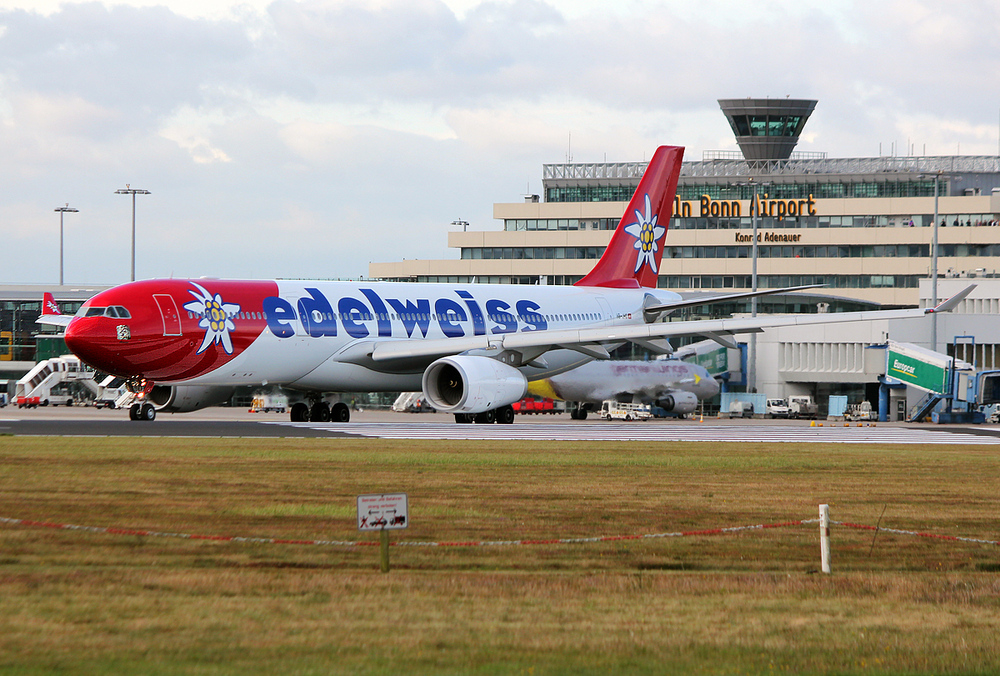 Edelweiss A330-343X HB-JHQ