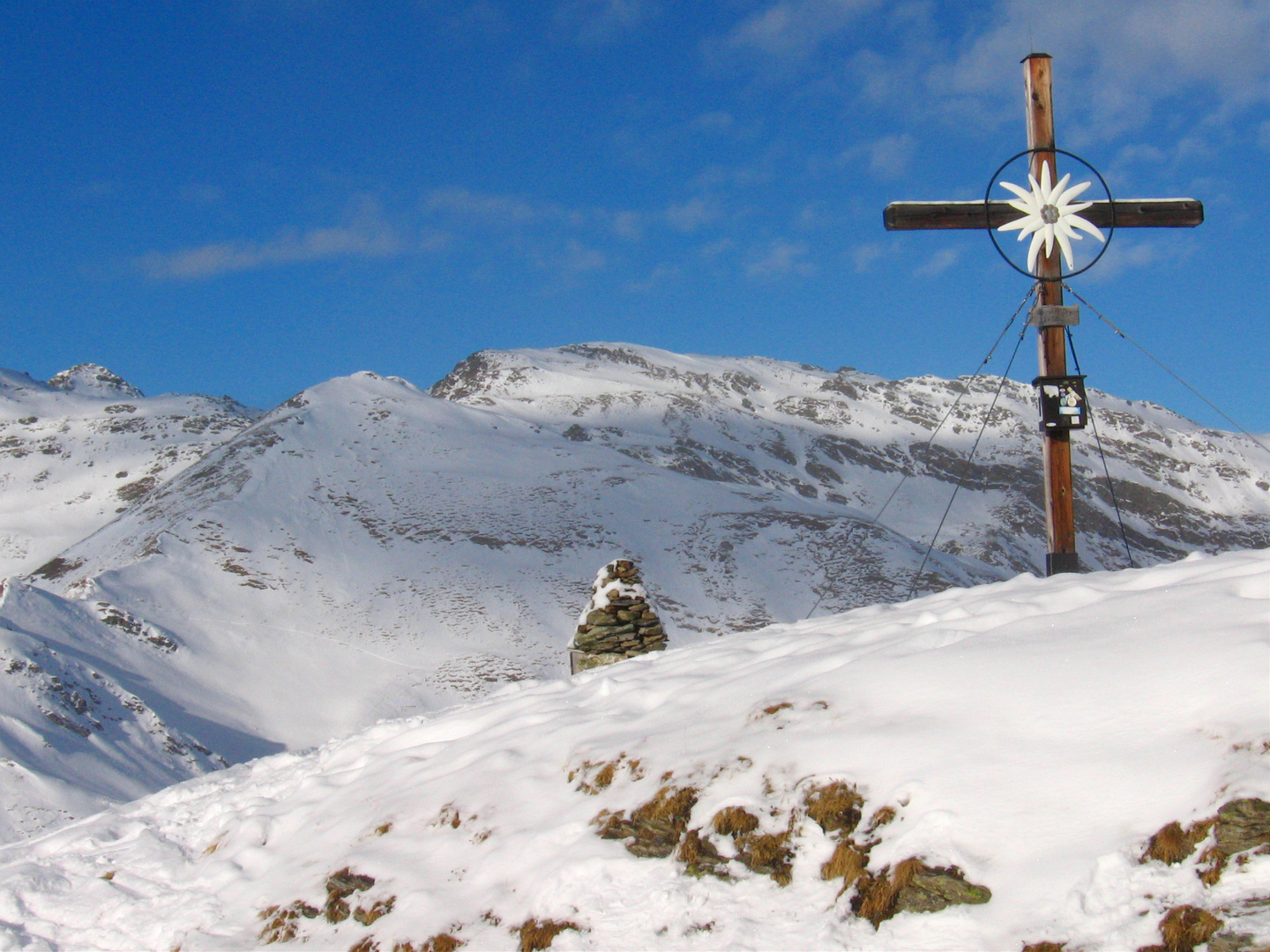 Edelweiss Gipfelkreuz *** Zillertaler Bergwinter