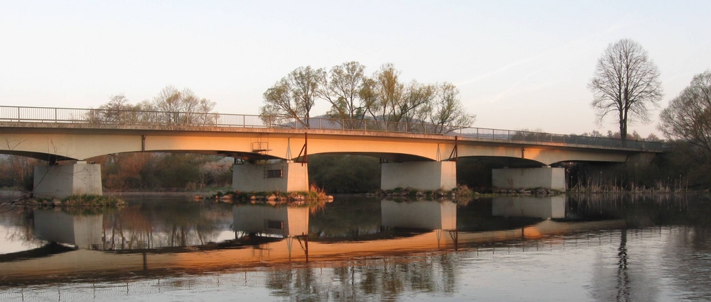 Ederbrücke im Morgenrot