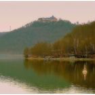 Edersee mit Burgblick