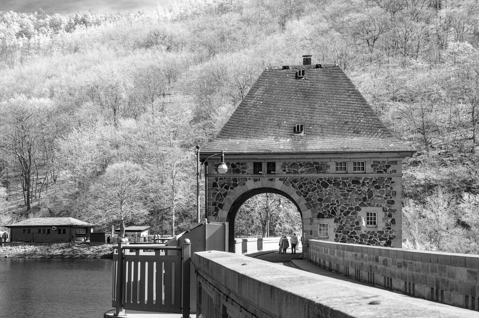 Edersee Staudamm - Haus mit Trauzimmer