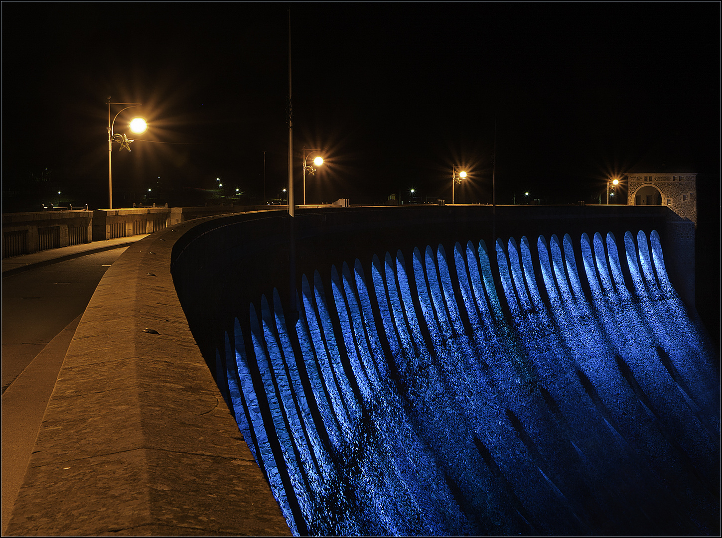 Edertalsperre . . . auf der Mauer