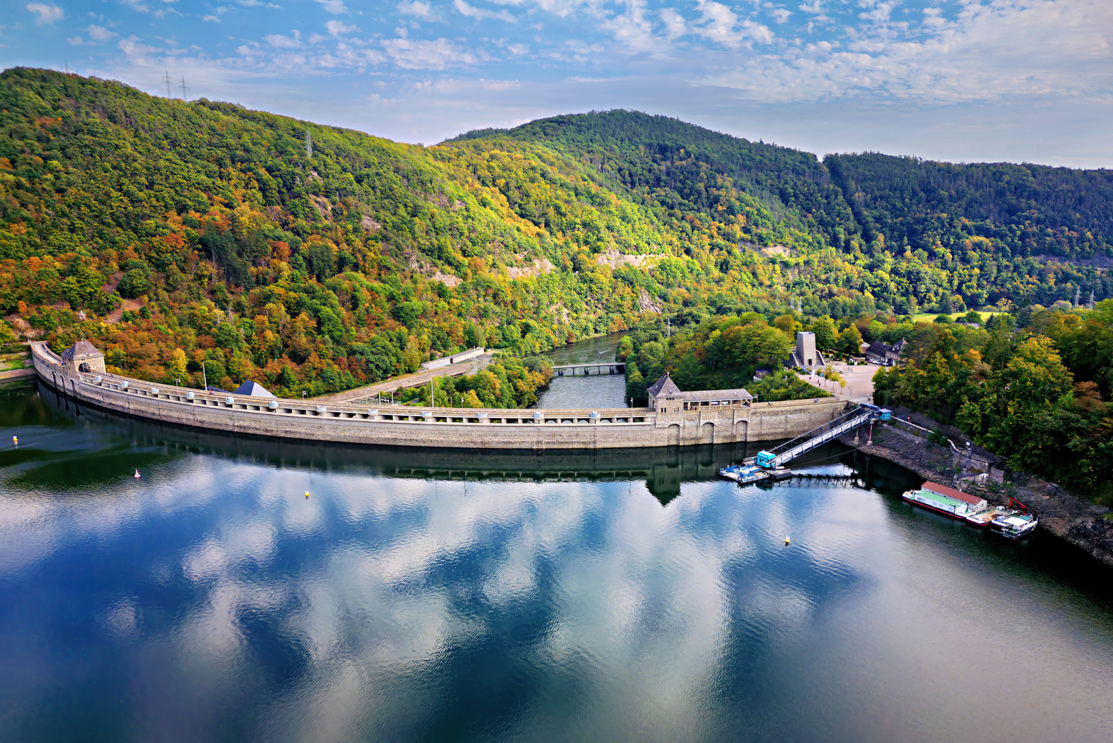 Edertalsperre im beginnenden Herbst