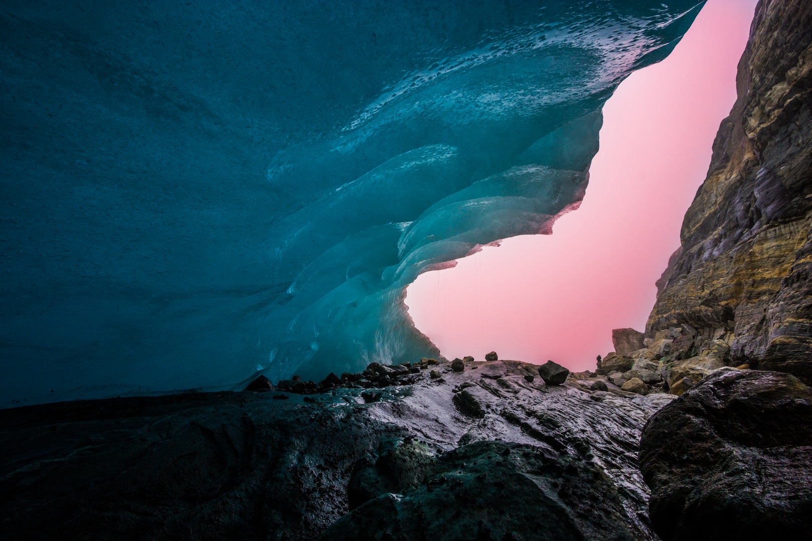 Edge of a Glacier - Gletscherrand