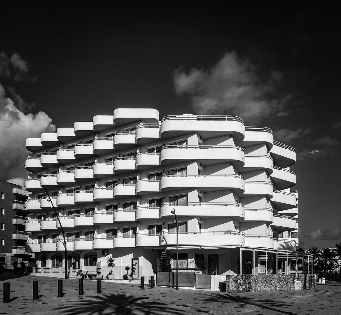 Edificio en Ibiza - Fotografia de Ricardo Mena @ricardomena_bnw