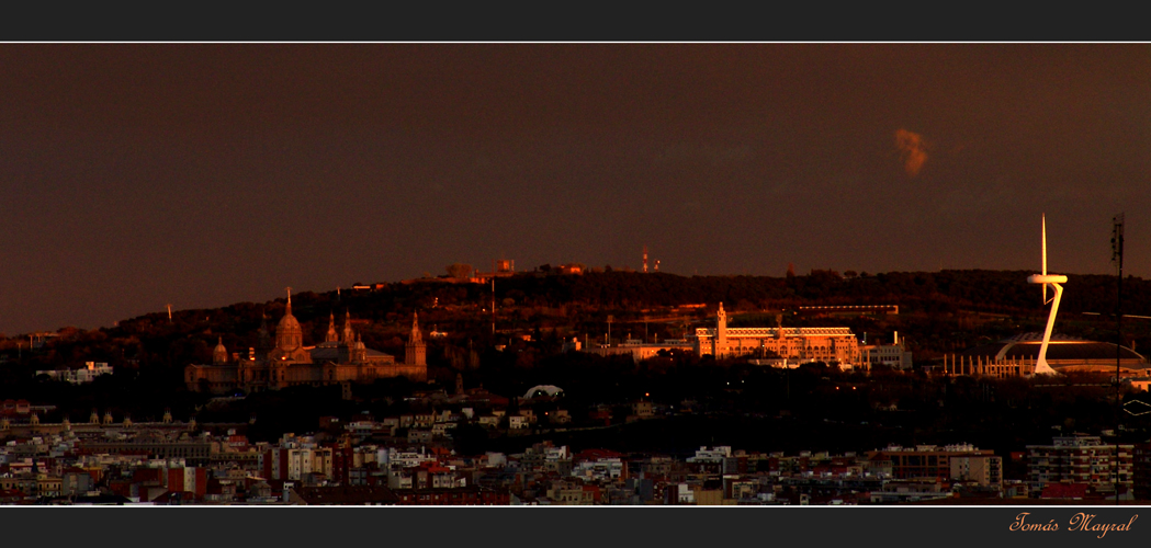 Edificios Emblemáticos a la Luz del Atardecer