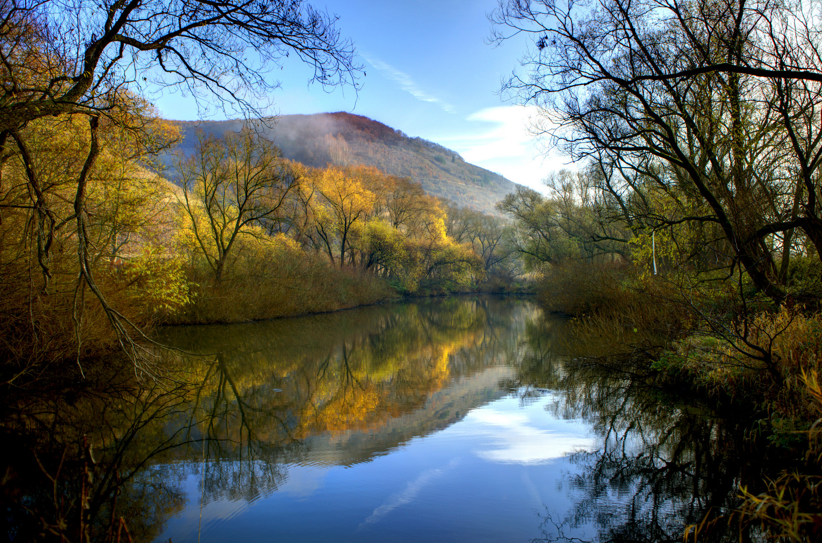 Ediger Laach im Herbst