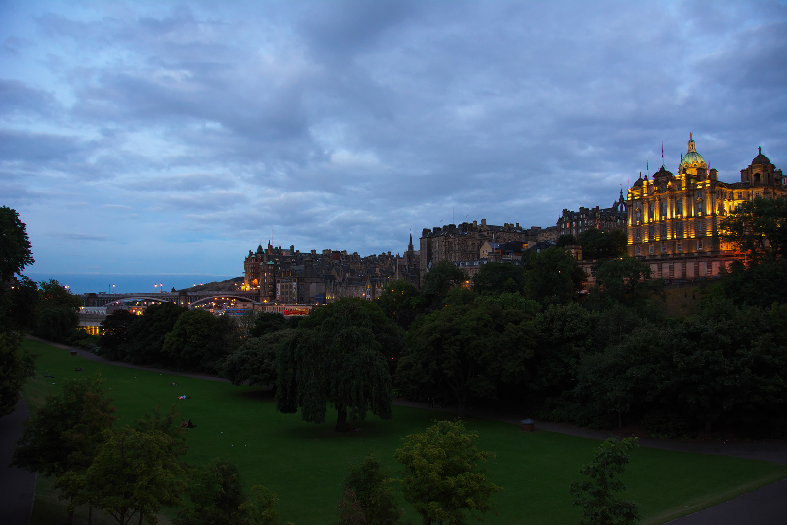 Edinburgh by night