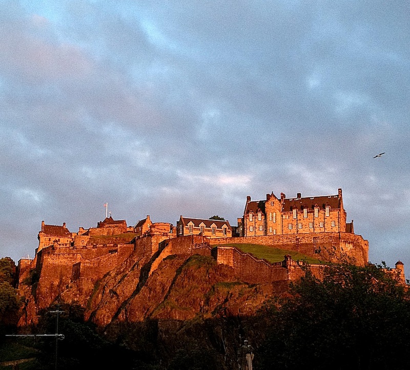 Edinburgh Castle in Abendsonne