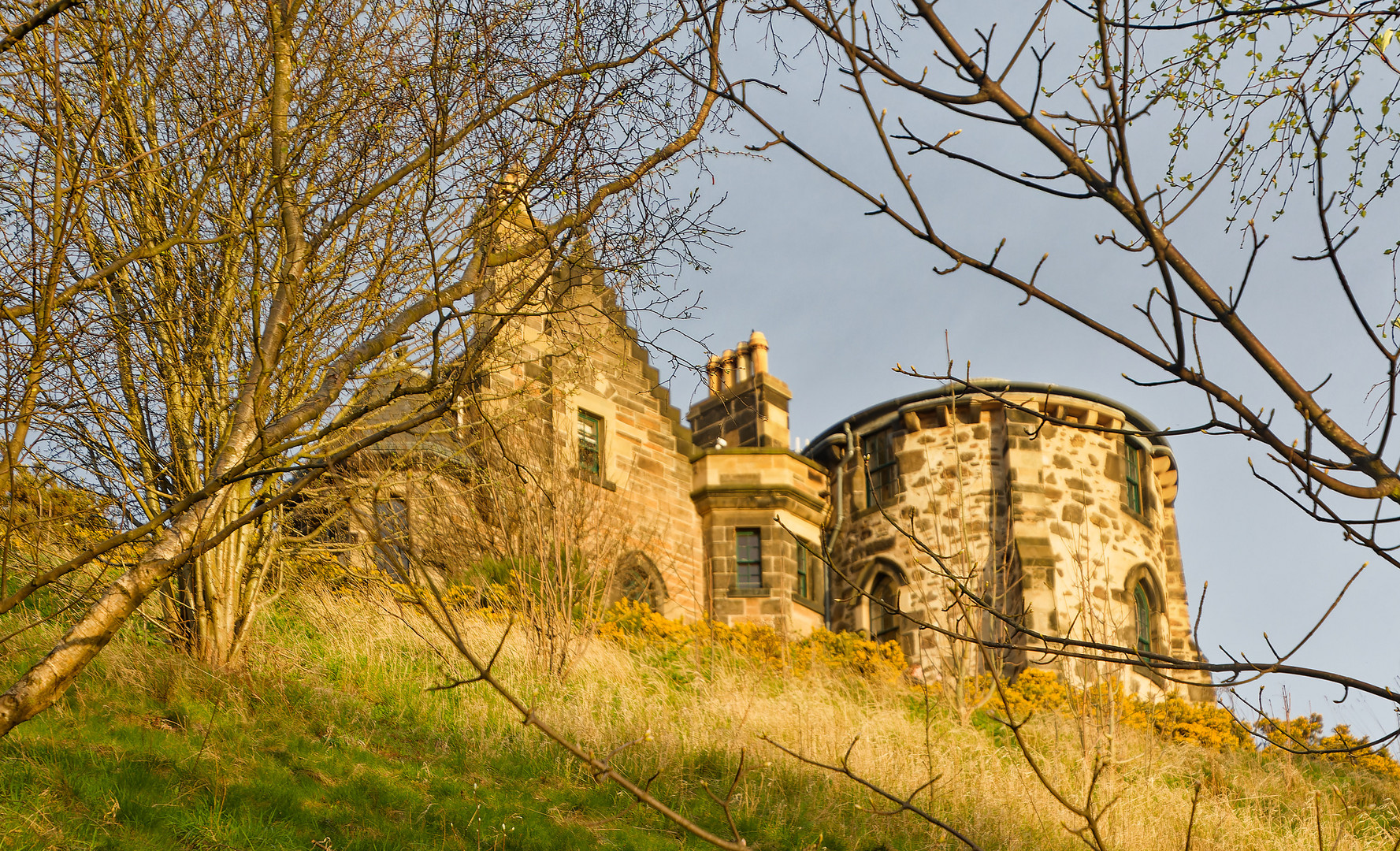 Edinburgh: Observatory House  (Calton Hill) in der Abendsonne