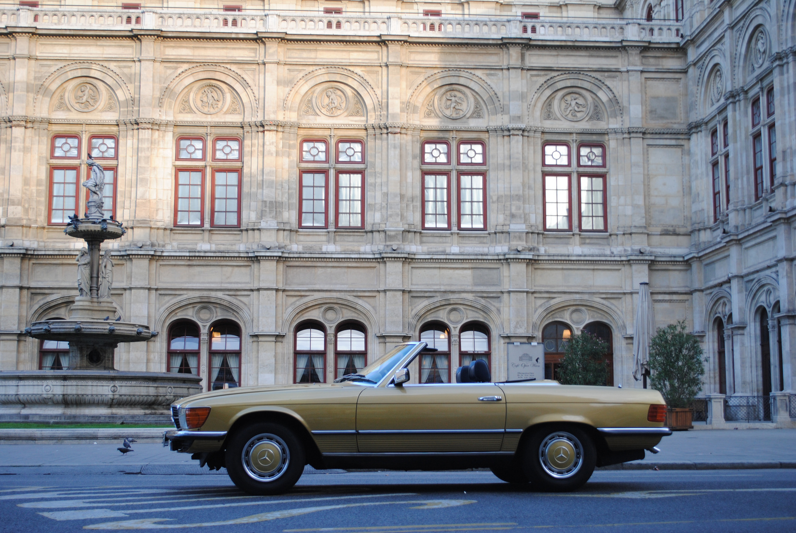 Edle Technik vor der Staatsoper in Wien