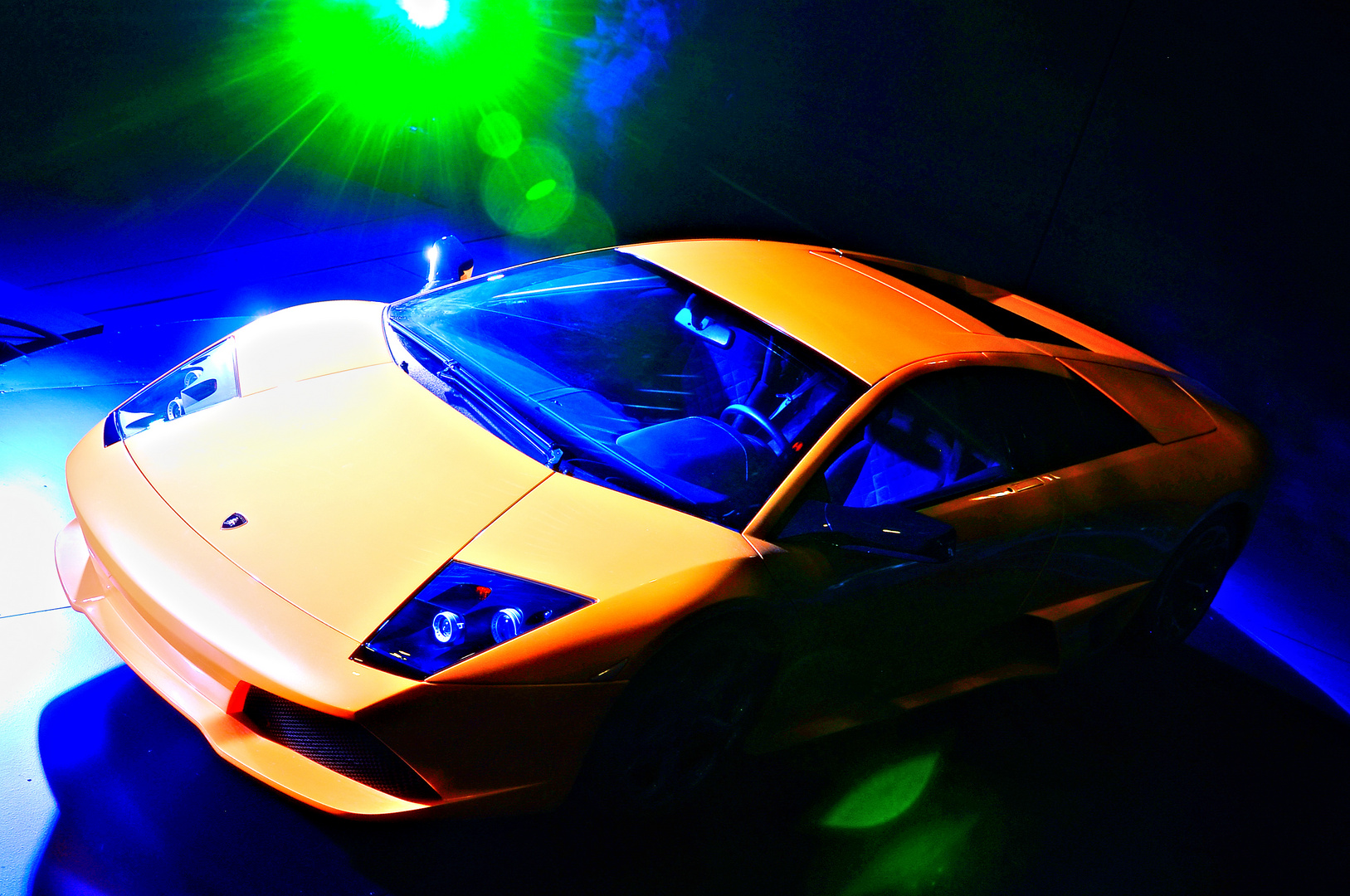 Effektshow im Lamborghini-Pavillon