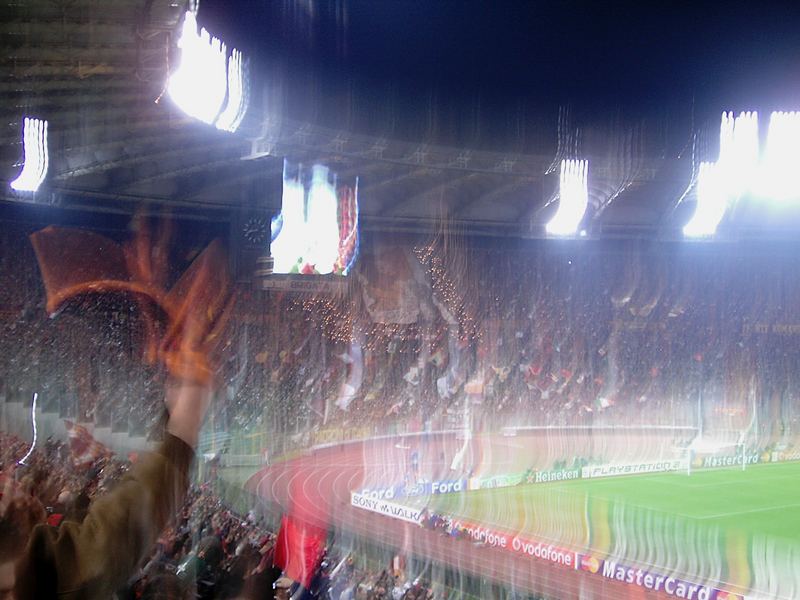 Effetti da stadio all'olimpico di roma durante Roma - Manchester united