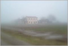 ...effetto nebbia....la casa rosa!